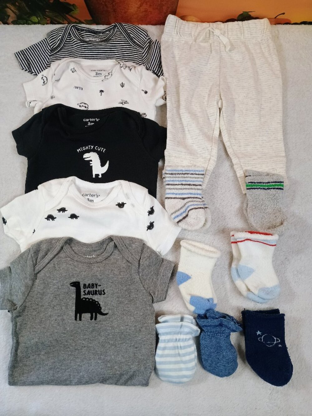 EUC Bundle-13pc Carter's Sz 3M Baby Dino & Space Clothes Mix & Match Outfits